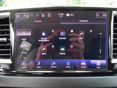 Used 2024 Chrysler Pacifica Touring-L FWD image 29
