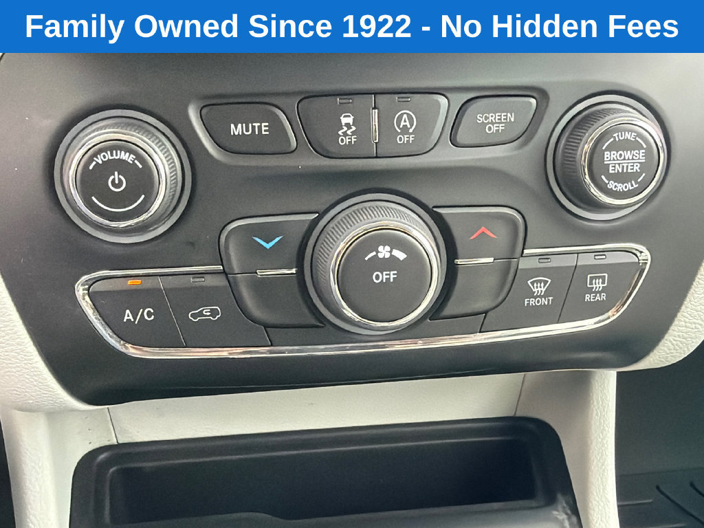 Used 2021 Jeep Cherokee Latitude Lux FWD image 30