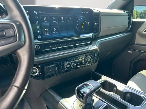 Used 2023 Chevrolet Silverado 1500 LTZ AWD/4WD image 16