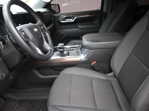 Used 2024 Chevrolet Silverado 1500 LT AWD/4WD image 12