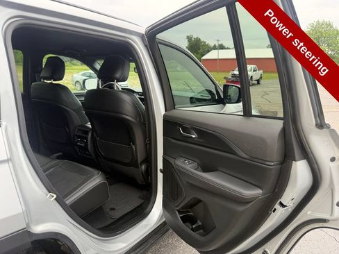 Used 2024 Jeep Grand Cherokee Altitude AWD/4WD image 37