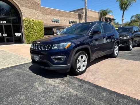 Used 2019 Jeep Compass Latitude FWD image 4