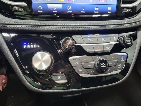 New 2026 Chrysler Pacifica Select w/ S Appearance Package image 17