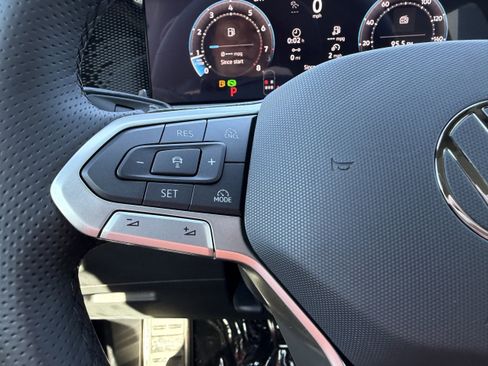 New 2026 Volkswagen Tiguan SE R-Line image 27