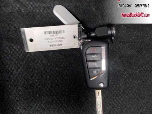 Used 2025 Toyota Corolla LE image 18