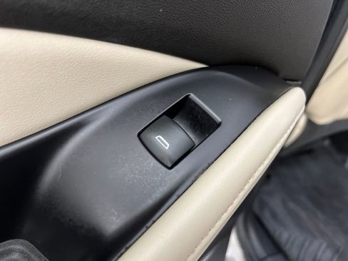 Used 2018 Buick Enclave Premium image 18