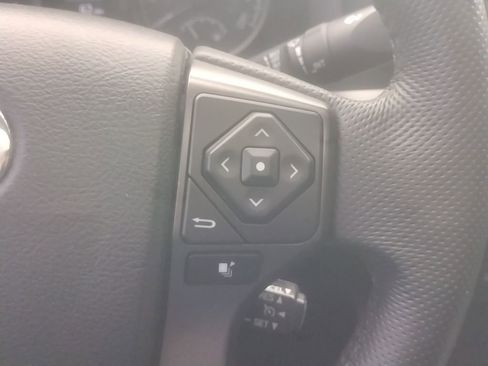 Used 2016 Toyota Tacoma TRD Off-Road w/ Premium & Technology Package image 37