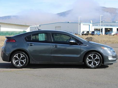 Used 2013 Chevrolet Volt Premium w/ Premium Trim Package image 6