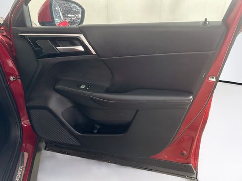 Used 2024 Mitsubishi Outlander SE AWD/4WD image 34