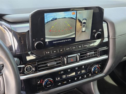 Used 2022 Nissan Pathfinder SL w/ SL Premium Package image 9