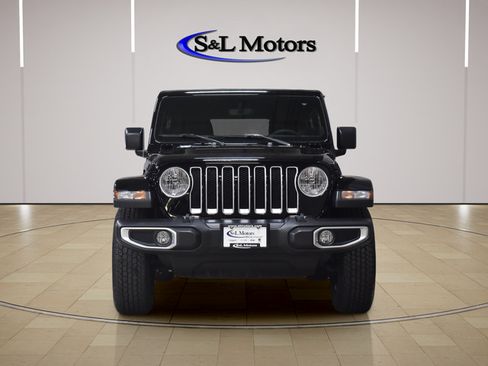 Used 2023 Jeep Wrangler Unlimited Sahara AWD/4WD image 2
