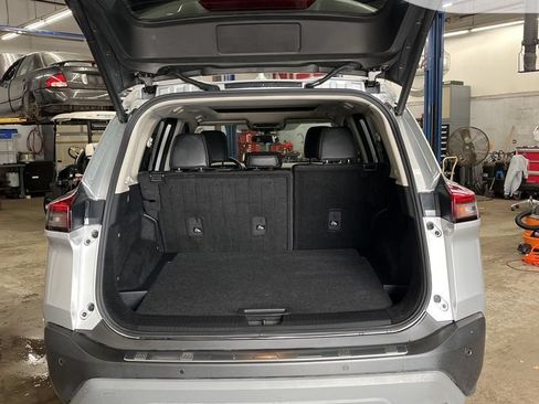 Certified 2023 Nissan Rogue SV w/ SV Premium B Package AWD/4WD image 34