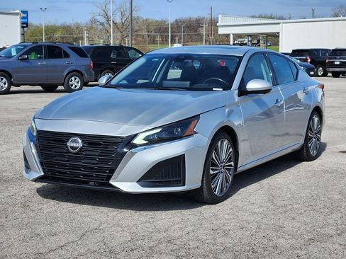 Used 2023 Nissan Altima 2.5 SL FWD image 3