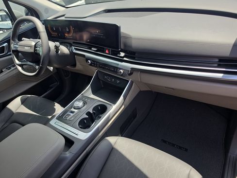 New 2027 Kia Carnival LXS FWD image 11