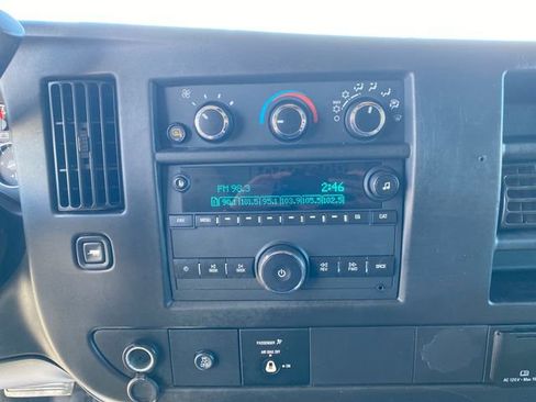 Used 2015 GMC Savana 3500 Extended image 22