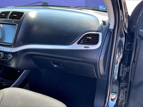 Used 2019 Dodge Journey SE w/ Premium Group image 26