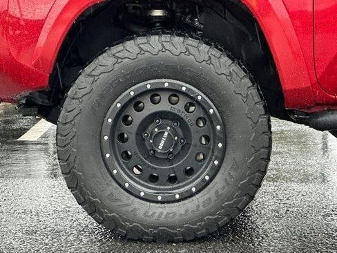 Used 2020 Toyota Tacoma SR5 w/ Technology Package image 29