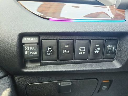Used 2019 Toyota Sienna Limited Premium AWD/4WD image 36