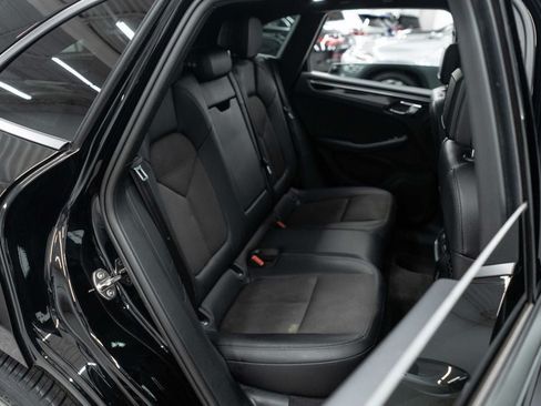 Used 2024 Porsche Macan AWD/4WD image 12