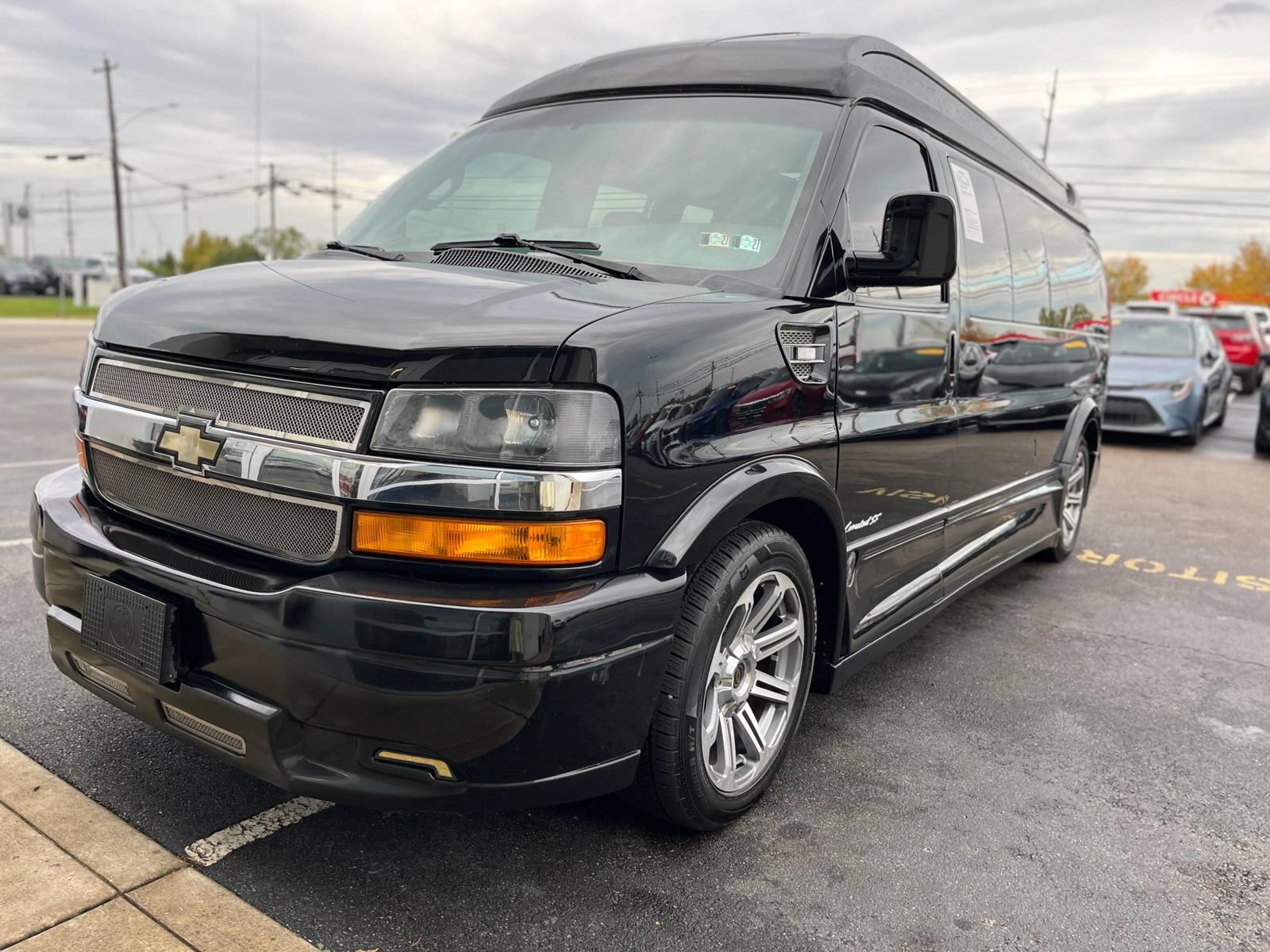 Used 2018 Chevrolet Express 2500 Extended w/ Enhanced Convenience Package RWD image 11