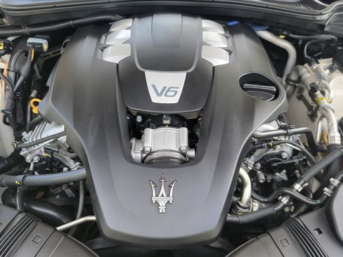 Used 2019 Maserati Ghibli RWD image 25