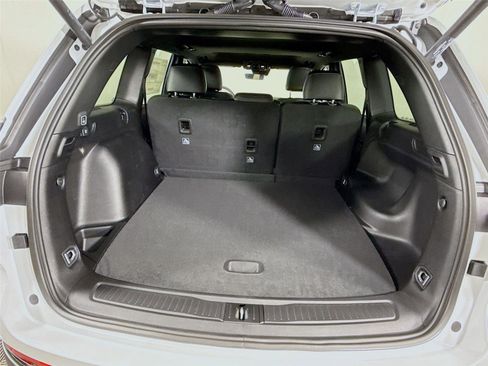 New 2025 Jeep Grand Cherokee Altitude image 19