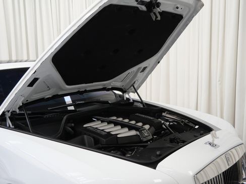 Used 2016 Rolls-Royce Wraith image 52