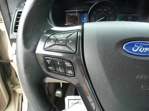 Used 2018 Ford Explorer XLT w/ Equipment Group 202A AWD/4WD image 26