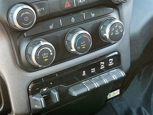 Used 2024 RAM 1500 Big Horn image 15