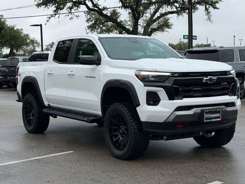 Used 2024 Chevrolet Colorado Z71 w/ Z71 Convenience Package 2 image 3