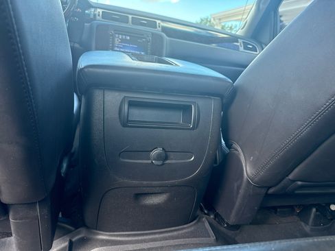 Used 2014 GMC Sierra 2500 Denali w/ Suspension Package, Off-Road image 24