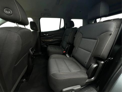 Used 2023 GMC Acadia SLE FWD image 2