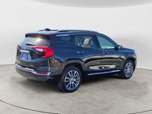 Used 2023 GMC Terrain Denali w/ Denali Premium Package image 3