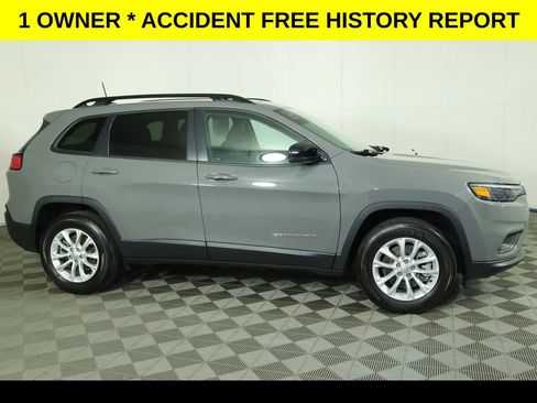 Used 2022 Jeep Cherokee Latitude Lux w/ Sun & Sound Group AWD/4WD image 3