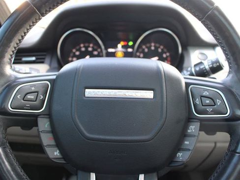 Used 2016 Land Rover Range Rover Evoque SE Premium image 18