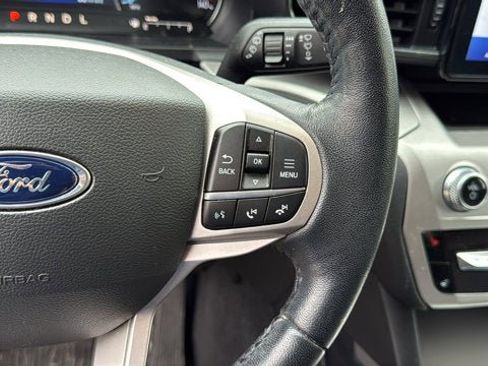 Used 2022 Ford Explorer XLT w/ Equipment Group 202A AWD/4WD image 17