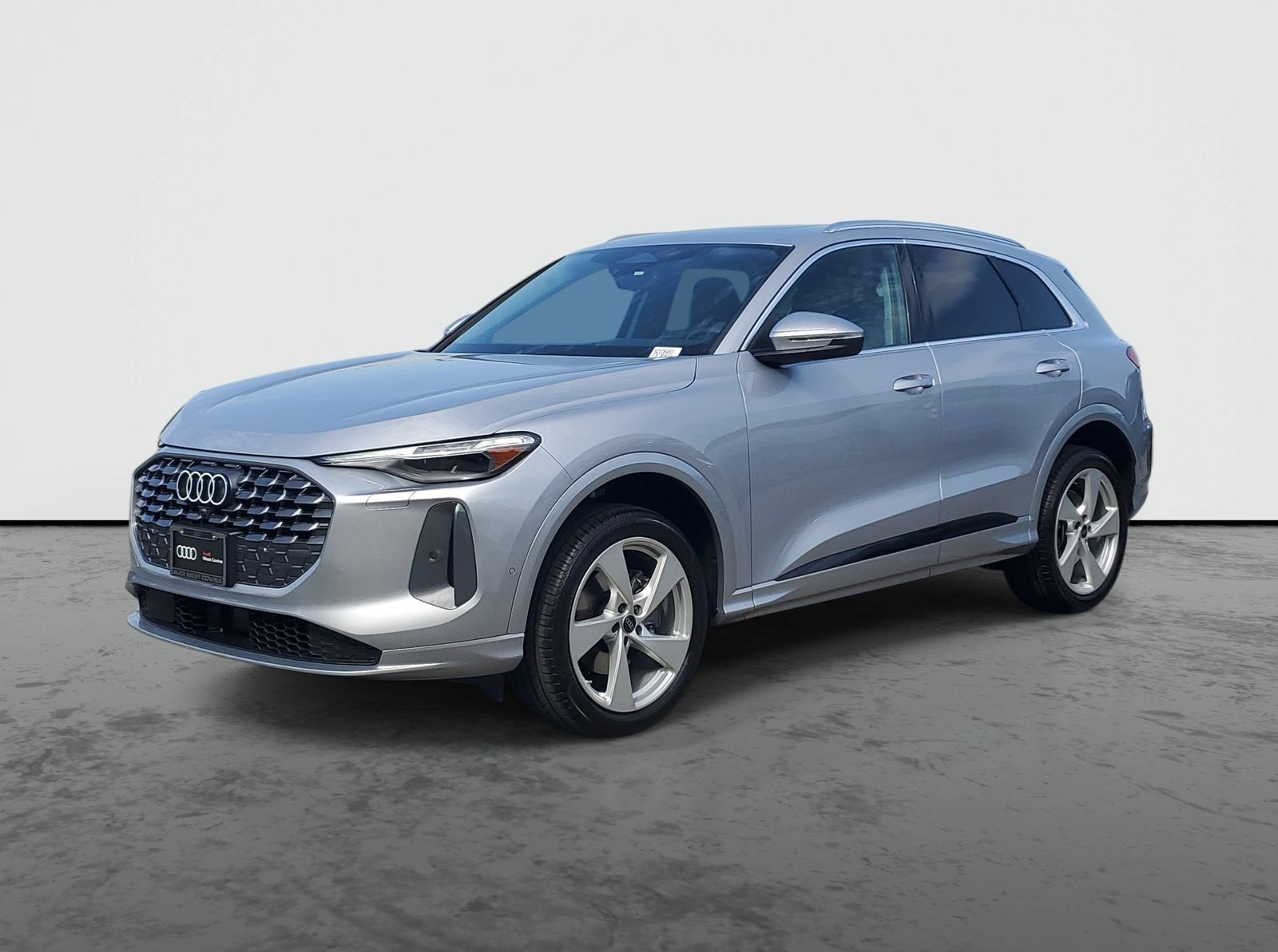 Used 2025 Audi Q5 Premium w/ Premium Plus AWD/4WD image 2
