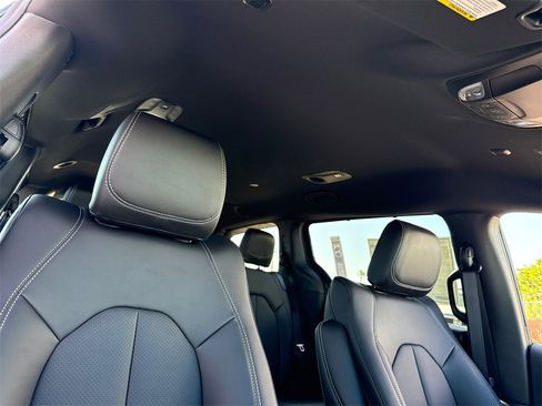 New 2025 Chrysler Voyager LX image 16