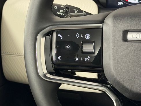 Used 2026 Land Rover Discovery Sport Landmark image 17