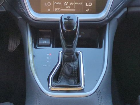 Used 2020 Subaru Outback Premium image 21