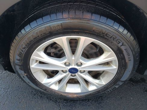 Used 2018 Ford Escape SE AWD/4WD image 9
