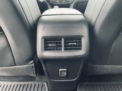 Used 2022 Chevrolet Equinox RS image 22