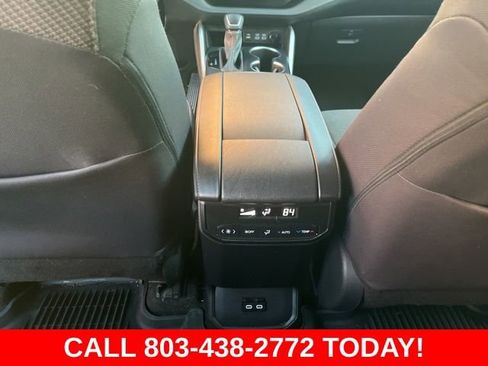 Used 2024 Toyota Highlander LE FWD image 16
