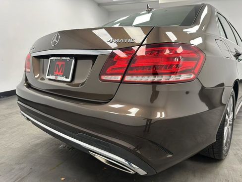 Used 2014 Mercedes-Benz E 350 4MATIC Sedan image 16
