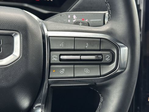 Used 2025 GMC Acadia Elevation image 20