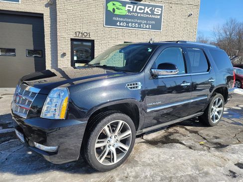 Used 2013 Cadillac Escalade Platinum image 1