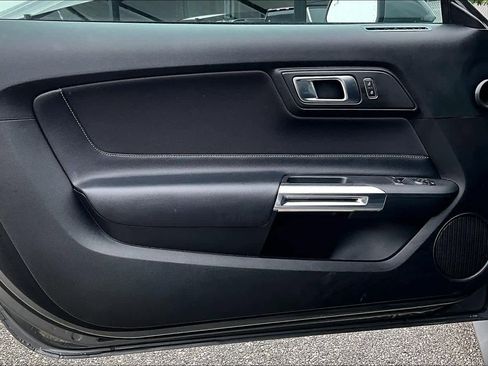 Used 2022 Ford Mustang GT RWD image 21