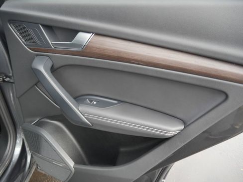 Used 2023 Audi Q5 2.0T Premium Plus w/ Premium Plus Package image 33