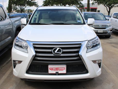 Used 2018 Lexus GX 460 Premium w/ Premium Package AWD/4WD image 4