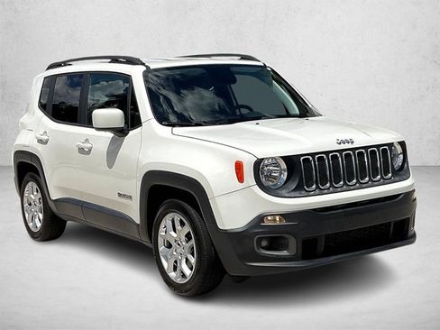 Used 2018 Jeep Renegade Latitude FWD image 9